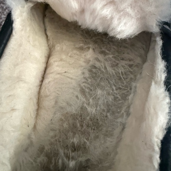 UGG Black Suede Shoes with Cream Shearling - Picture 8 of 10